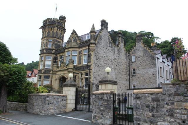 Bodlondeb Castle Bed & Breakfast { Central Llandudno} Eksteriør bilde